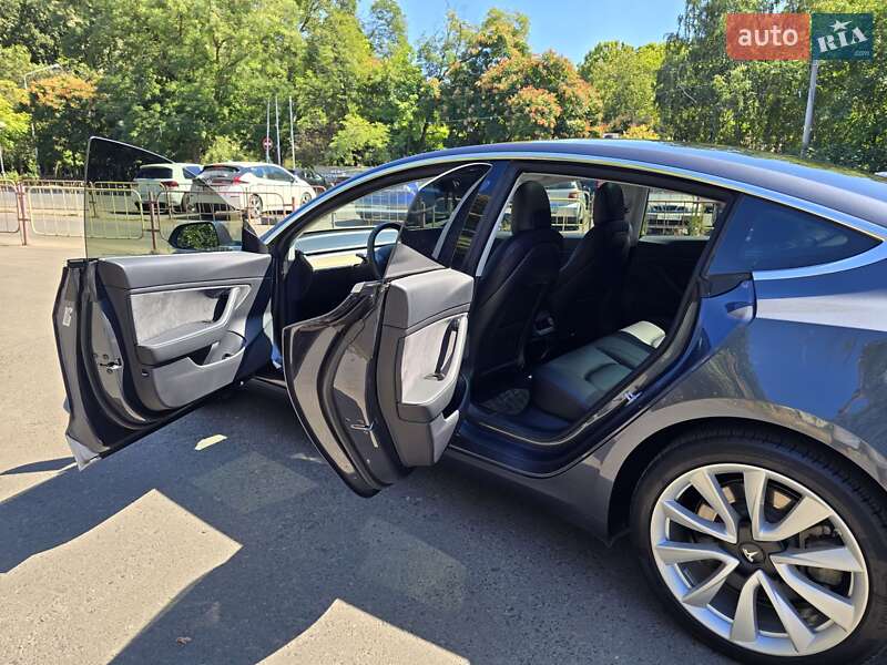 Седан Tesla Model 3 2020 в Одессе