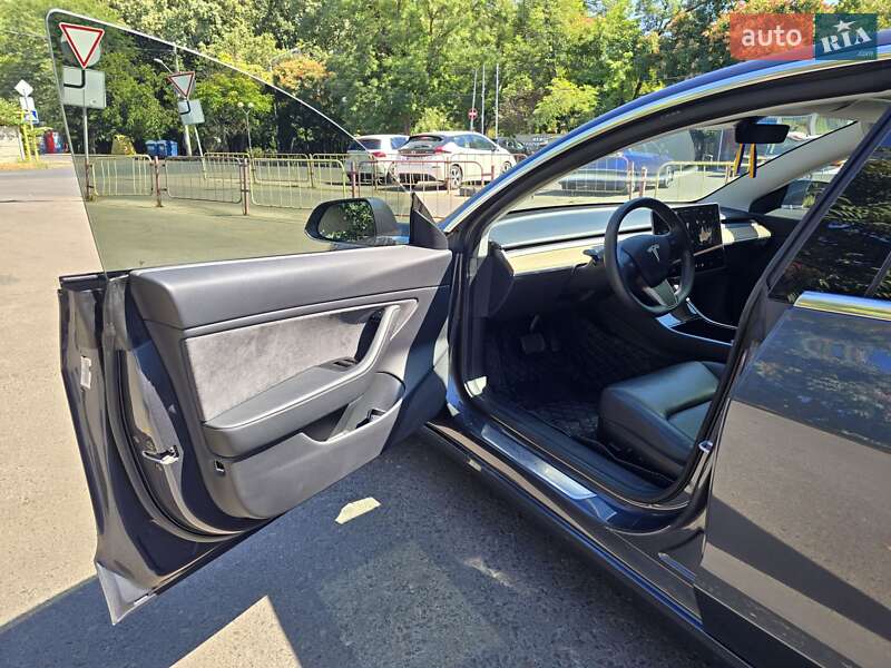 Седан Tesla Model 3 2020 в Одессе