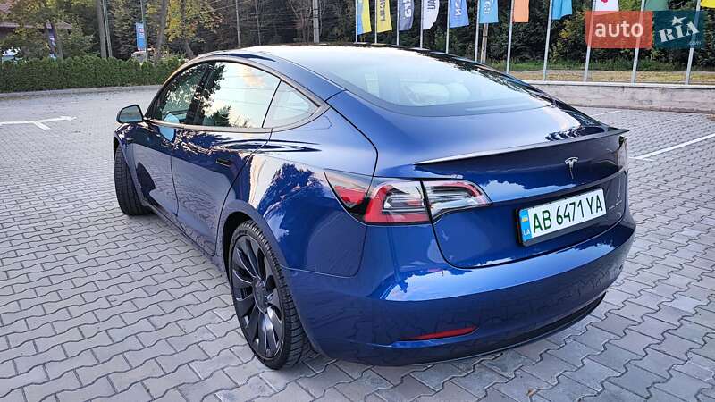 Седан Tesla Model 3 2023 в Киеве