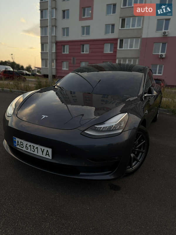 Седан Tesla Model 3 2019 в Виннице