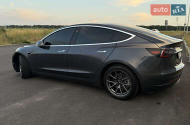 Седан Tesla Model 3 2019 в 