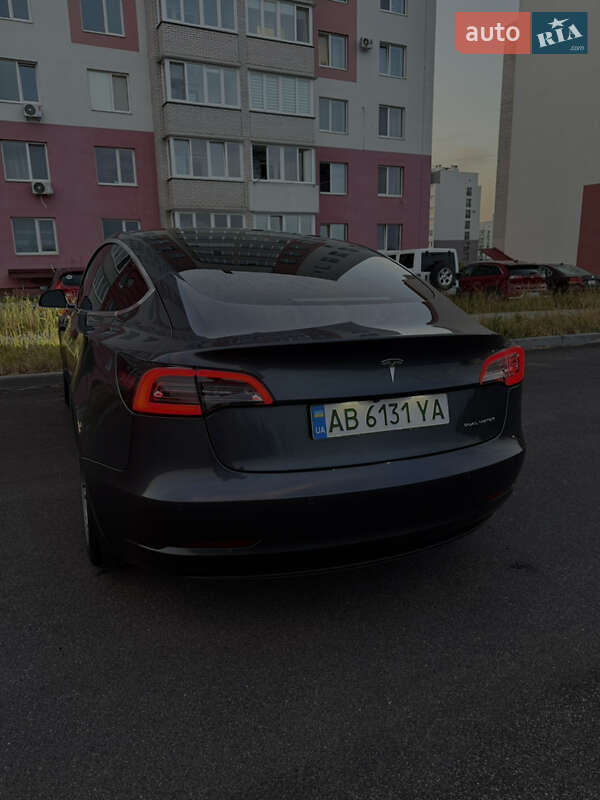 Седан Tesla Model 3 2019 в Виннице