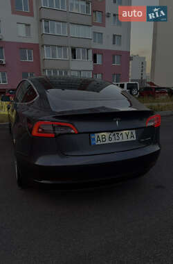 Седан Tesla Model 3 2019 в 