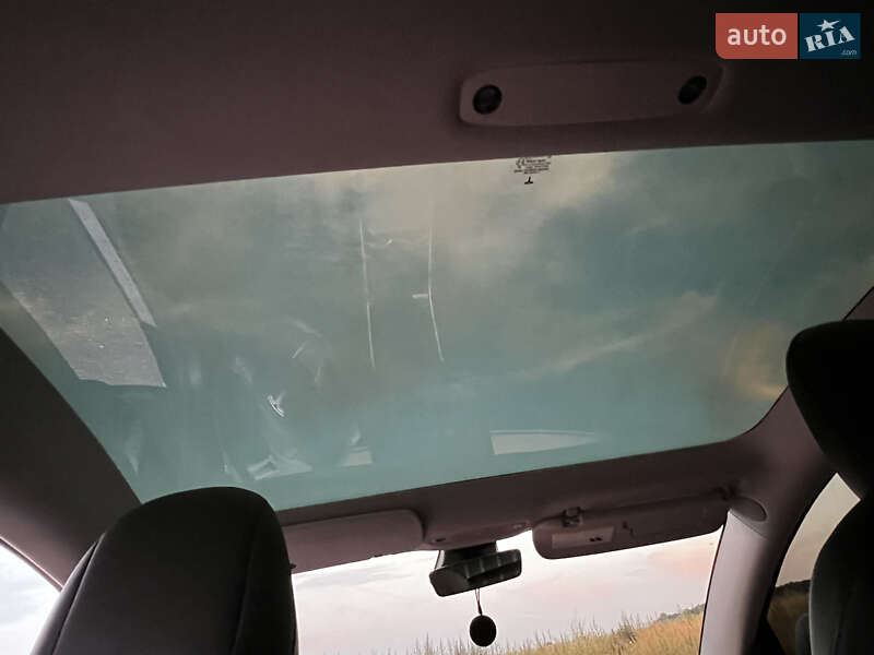 Седан Tesla Model 3 2019 в Виннице