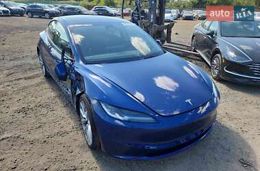 Седан Tesla Model 3 2024 в 