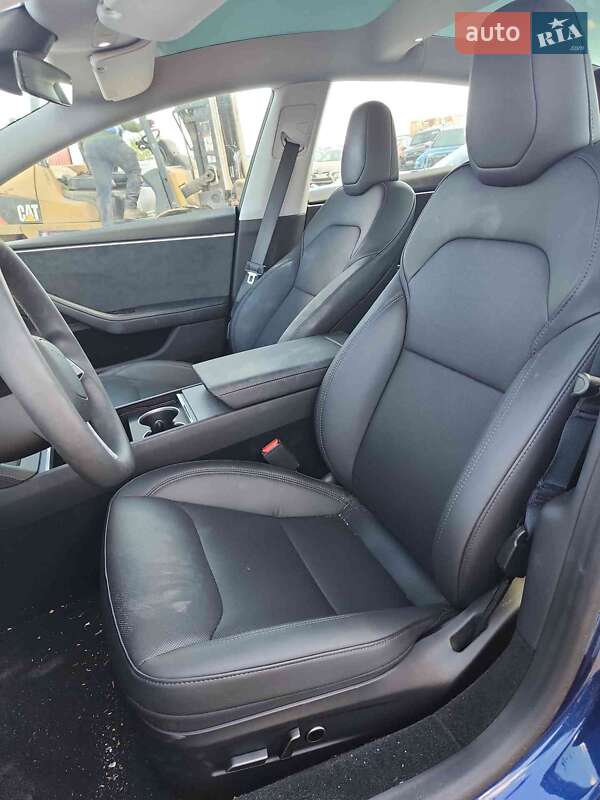Седан Tesla Model 3 2024 в Києві