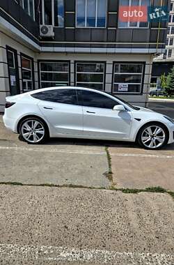 Седан Tesla Model 3 2018 в 