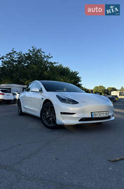 Седан Tesla Model 3 2018 в Одесі