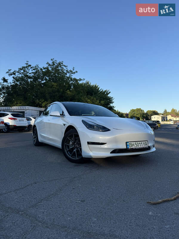 Седан Tesla Model 3 2018 в 