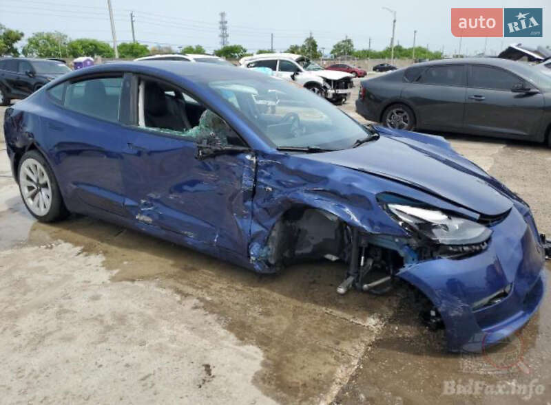 Седан Tesla Model 3 2022 в Рівному