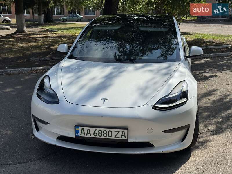 Tesla Model 3 2021