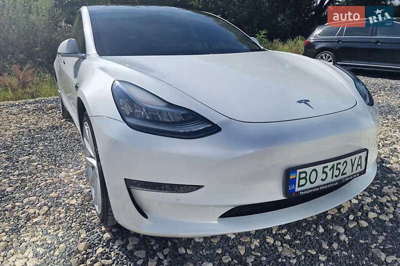 Седан Tesla Model 3 2019 в 
