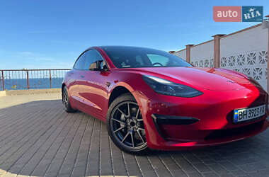 Седан Tesla Model 3 2021 в 