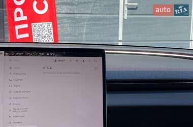 Седан Tesla Model 3 2024 в 