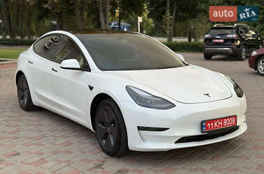 Седан Tesla Model 3 2023 в 