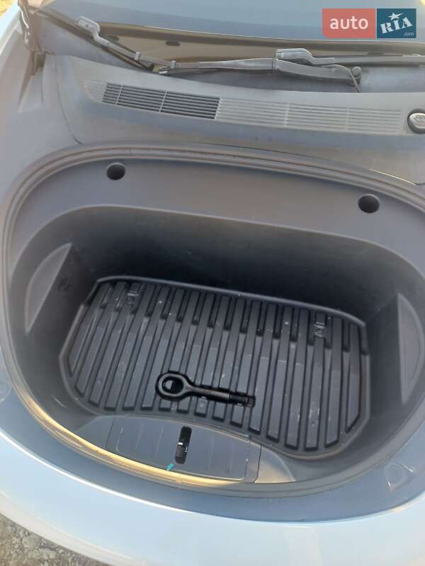 Седан Tesla Model 3 2021 в Одессе