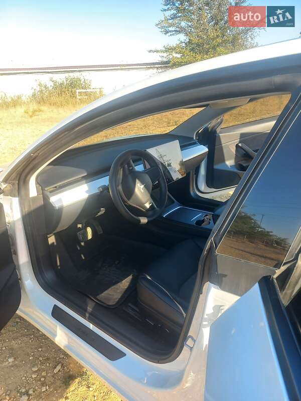 Седан Tesla Model 3 2021 в Одессе