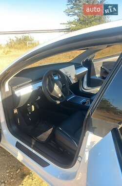 Седан Tesla Model 3 2021 в 
