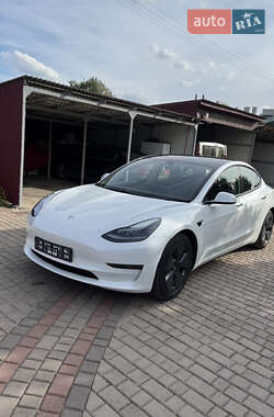 Седан Tesla Model 3 2021 в Шептицькому