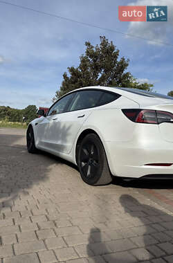 Седан Tesla Model 3 2021 в 