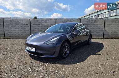 Седан Tesla Model 3 2018 в Києві