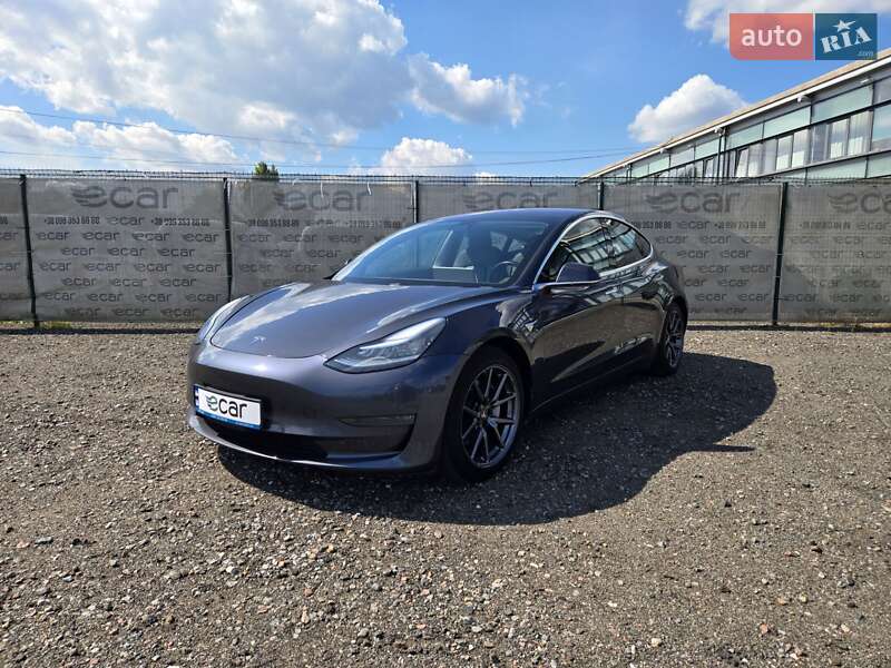 Седан Tesla Model 3 2018 в Киеве