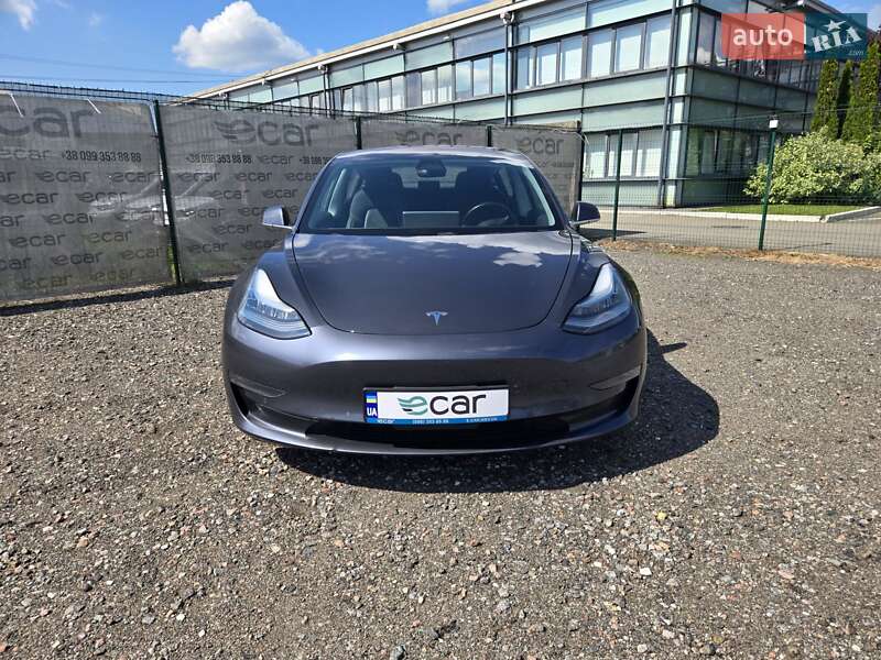 Седан Tesla Model 3 2018 в Киеве