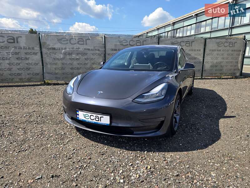 Седан Tesla Model 3 2018 в Киеве