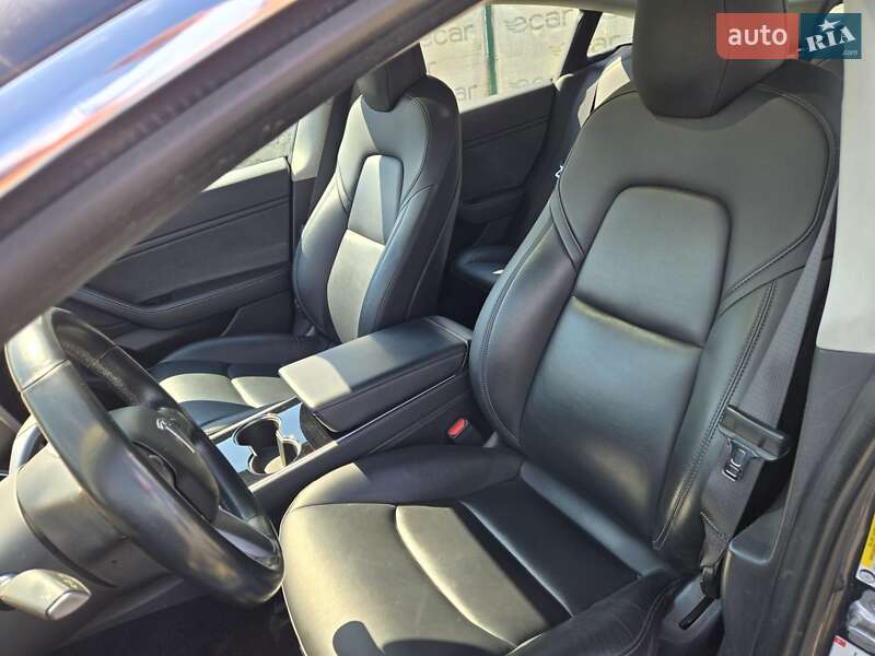 Седан Tesla Model 3 2018 в Киеве