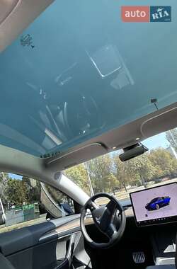 Седан Tesla Model 3 2023 в Киеве