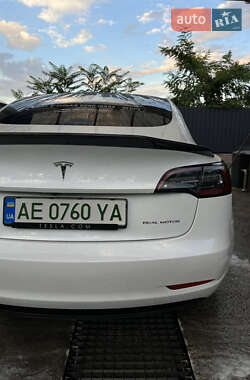 Седан Tesla Model 3 2020 в 