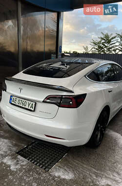 Седан Tesla Model 3 2020 в 