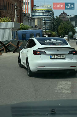 Седан Tesla Model 3 2020 в 