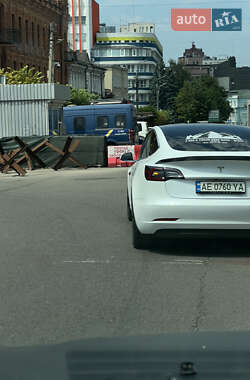 Седан Tesla Model 3 2020 в 
