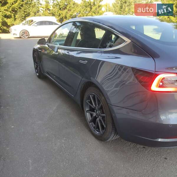 Седан Tesla Model 3 2019 в Тернополі