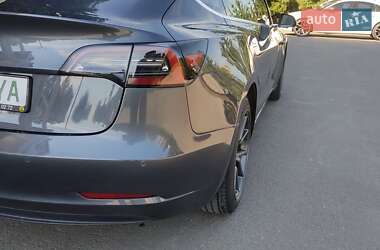 Седан Tesla Model 3 2019 в 