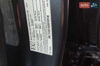 Седан Tesla Model 3 2019 в 