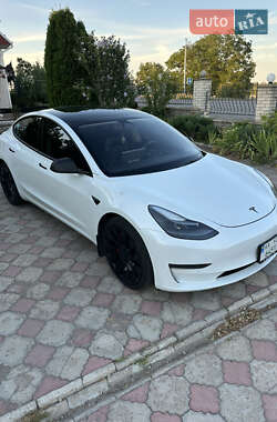Седан Tesla Model 3 2021 в 