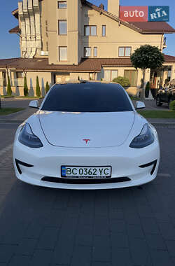 Седан Tesla Model 3 2021 в 