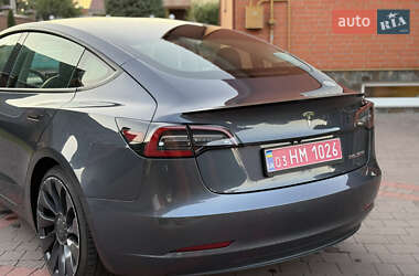 Седан Tesla Model 3 2021 в 