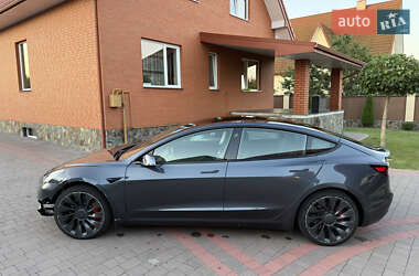 Седан Tesla Model 3 2021 в 