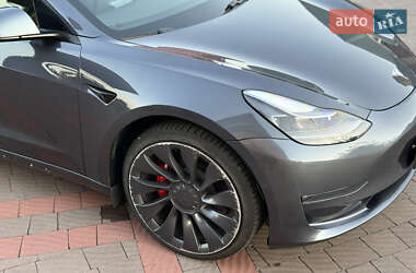 Седан Tesla Model 3 2021 в 