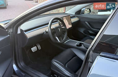 Седан Tesla Model 3 2021 в 