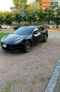 Седан Tesla Model 3 2019 в 