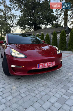 Седан Tesla Model 3 2022 в 