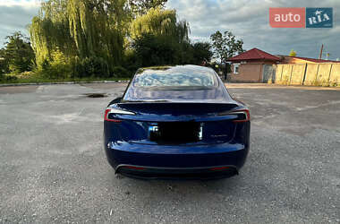 Седан Tesla Model 3 2024 в 