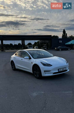 Седан Tesla Model 3 2021 в 