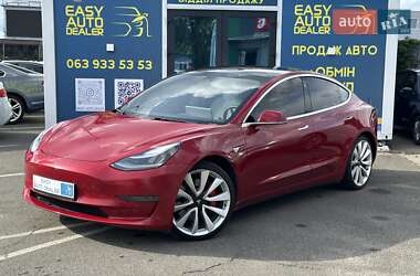 Седан Tesla Model 3 2019 в Киеве