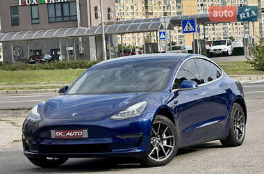 Седан Tesla Model 3 2020 в Киеве