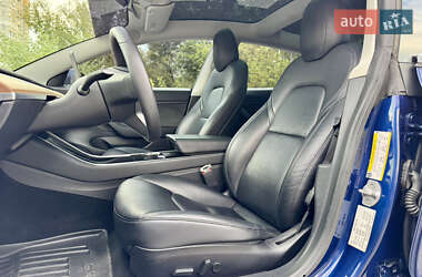 Седан Tesla Model 3 2020 в 
